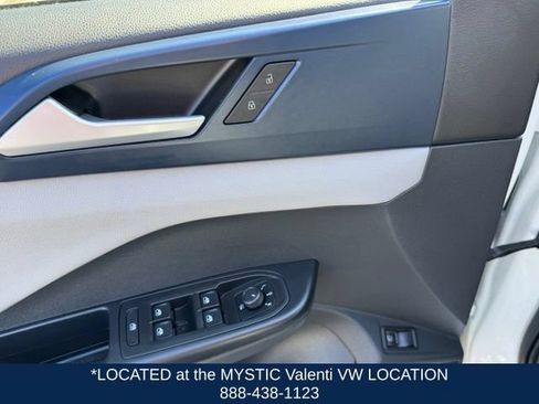 Certified 2023 Volkswagen Taos SE w/ Panoramic Sunroof Package FWD image 35