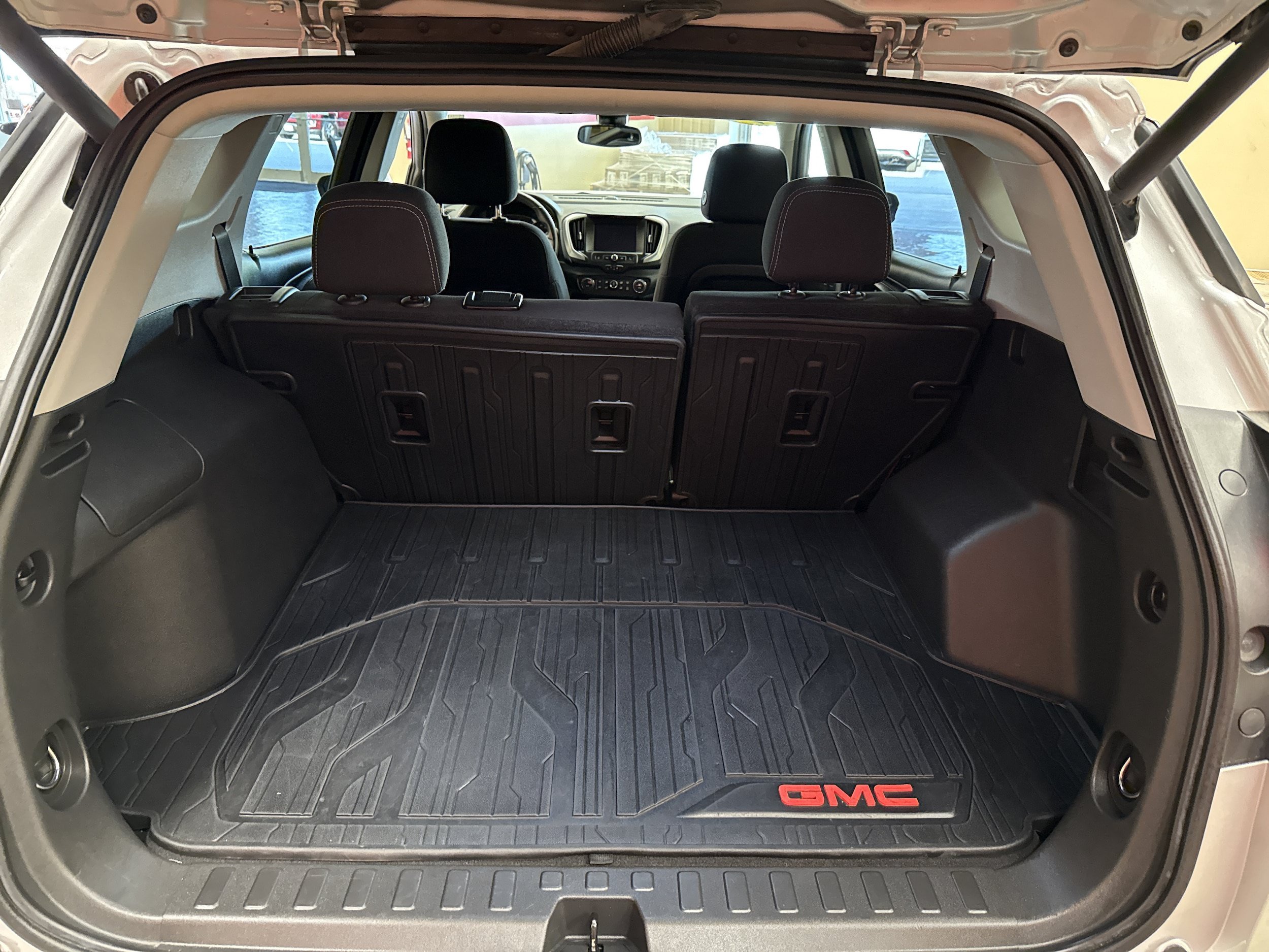 Used 2022 GMC Terrain SLE w/ Driver Convenience Package AWD/4WD image 25