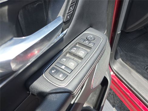 Used 2023 RAM 1500 Laramie AWD/4WD image 19
