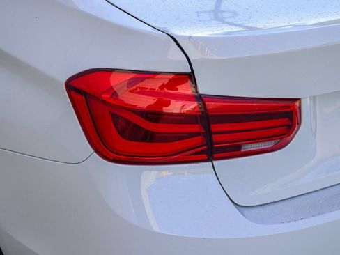 Used 2018 BMW 340i Sedan w/ Premium Package RWD image 7