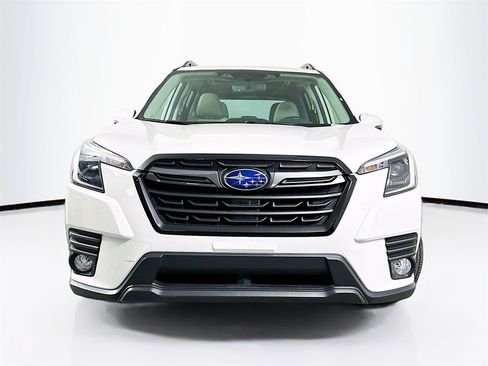 Used 2023 Subaru Forester Limited image 5