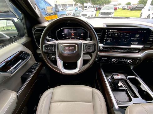 Used 2024 GMC Sierra 1500 SLT image 6