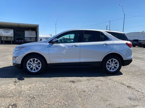 Used 2018 Chevrolet Equinox LT FWD image 3