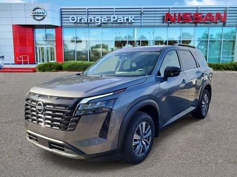 New 2026 Nissan Pathfinder SL FWD image 4