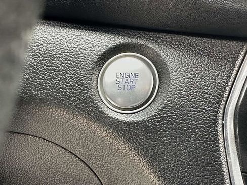 Used 2019 Hyundai Santa Fe SEL FWD image 14