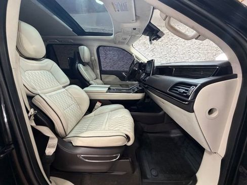 Used 2018 Lincoln Navigator L Black Label AWD/4WD image 9