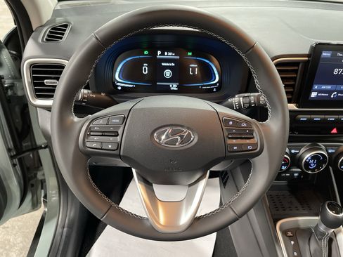Used 2026 Hyundai Venue SEL image 17