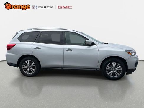 Used 2020 Nissan Pathfinder SV w/ Cargo Package FWD image 2