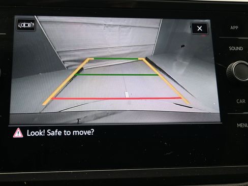 Used 2022 Volkswagen Tiguan SE image 6