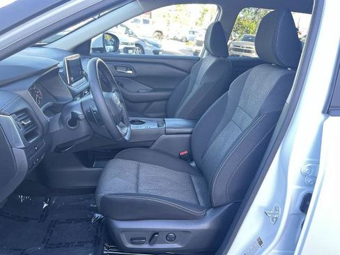 Used 2025 Nissan Rogue SV FWD image 52