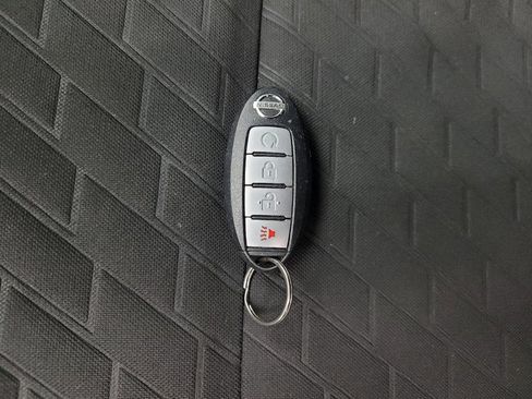 Used 2021 Nissan Kicks SV FWD image 32