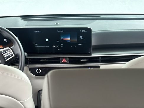 Used 2025 Kia Sorento S image 17