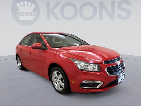 Used 2016 Chevrolet Cruze LT w/ Technology Package image 8