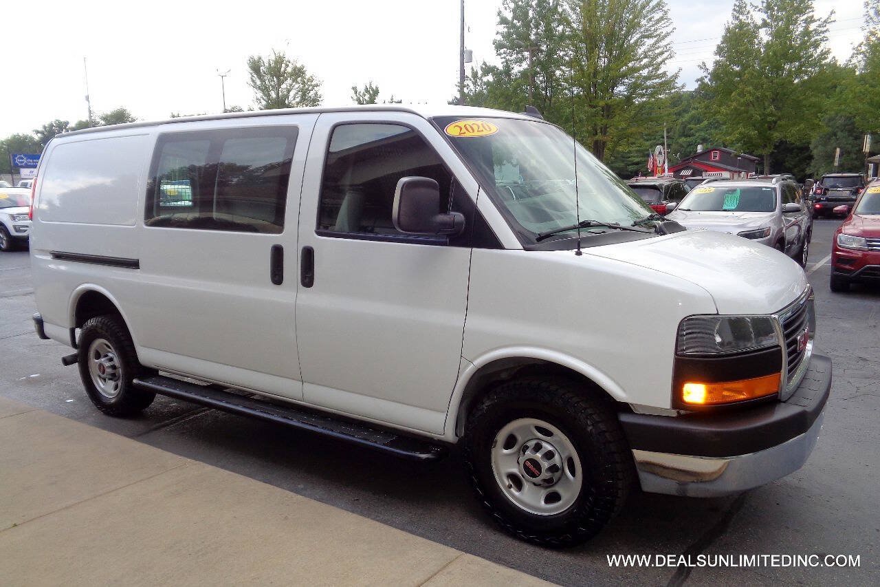 Used 2020 GMC Savana 2500 w/ Driver Convenience Package RWD image 2