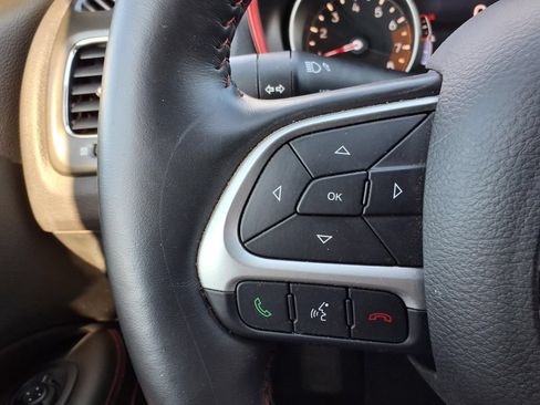Used 2018 Jeep Compass Trailhawk w/ Leather Interior Group AWD/4WD image 16