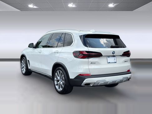 Used 2025 BMW X5 xDrive50e w/ Premium Package AWD/4WD image 3