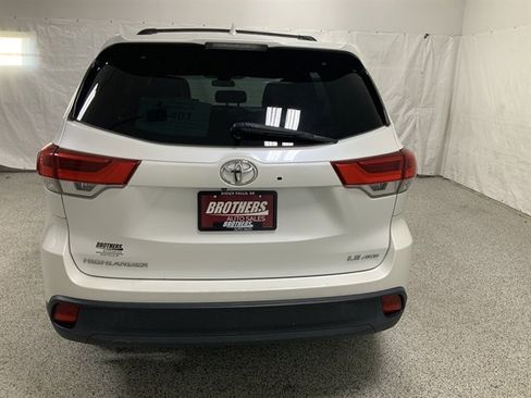 Used 2018 Toyota Highlander Plus image 7