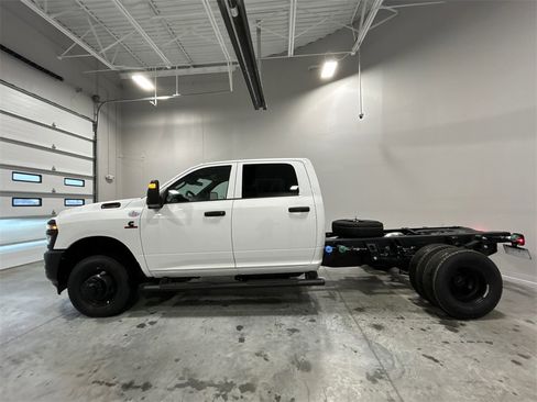New 2026 RAM 3500 Tradesman image 9
