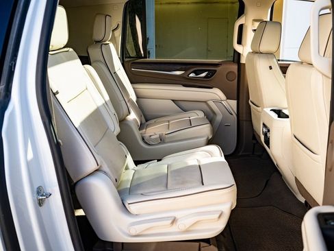 Used 2021 GMC Yukon XL Denali image 40