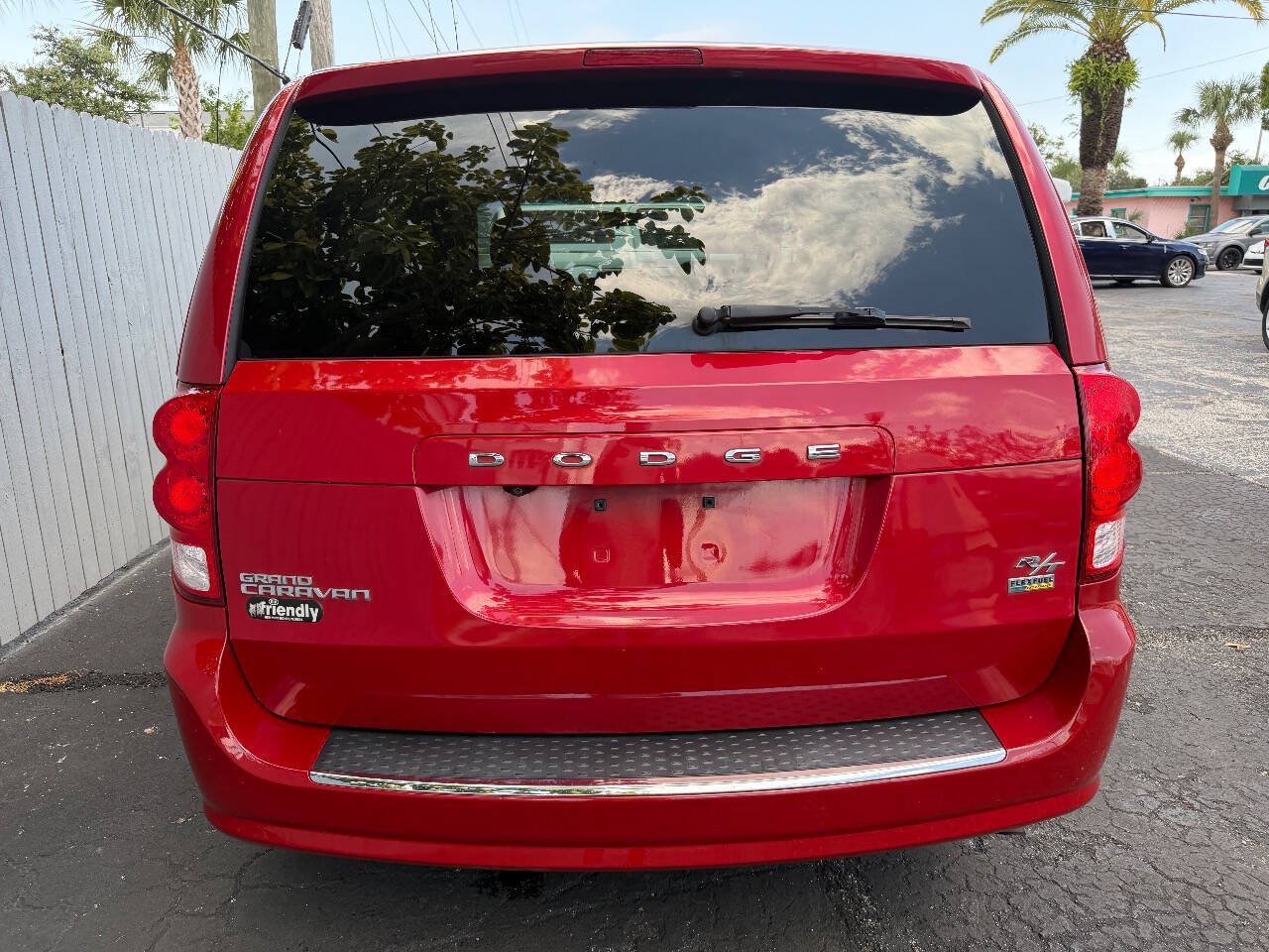 Used 2016 Dodge Grand Caravan R/T FWD image 14