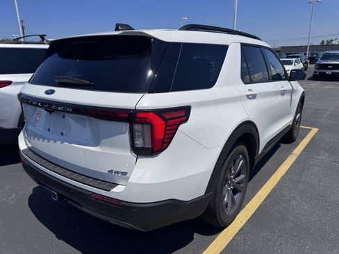 Used 2026 Ford Explorer Active w/ Active Comfort Package AWD/4WD image 5