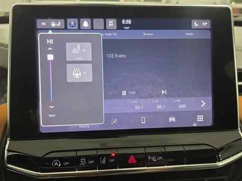 Used 2024 Jeep Compass Limited image 31