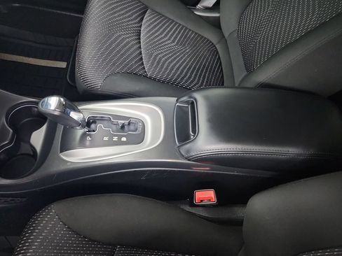 Used 2020 Dodge Journey SE w/ SE Popular Equipment Group FWD image 32