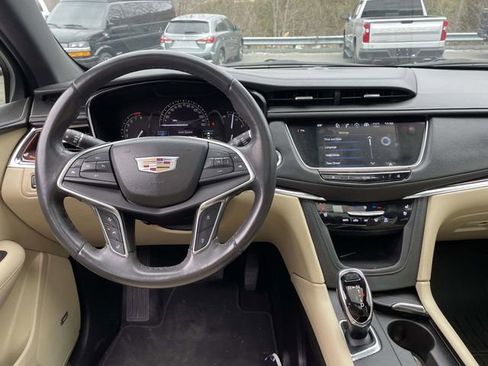 Used 2017 Cadillac XT5 Premium Luxury image 13