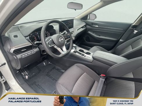 Used 2025 Nissan Altima 2.5 SV w/ SV Premium Package image 13