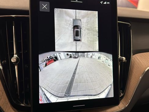 Used 2026 Volvo XC60 B5 Plus w/ Protection Package Premier image 18