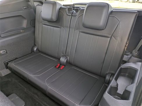 Certified 2023 Volkswagen Tiguan SE R-Line image 15