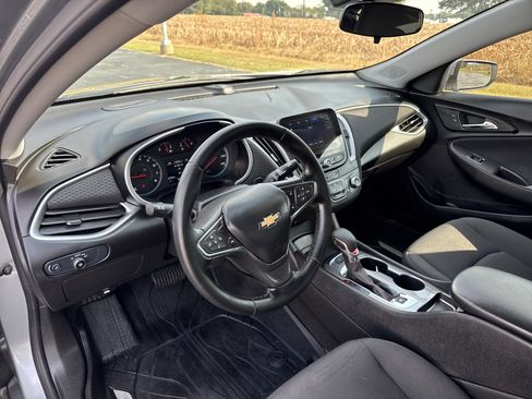 Used 2024 Chevrolet Malibu RS image 9