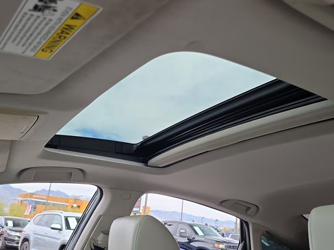 Used 2018 Honda Accord Touring image 14