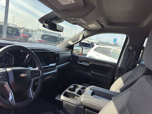 Used 2024 Chevrolet Silverado 1500 LT image 28