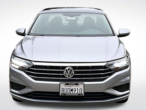 Used 2021 Volkswagen Jetta SE image 2