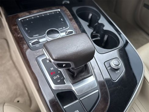 Used 2019 Audi Q7 3.0T Prestige w/ Prestige Package image 19