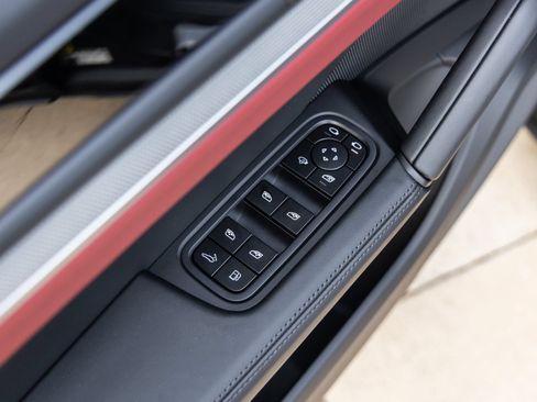 Certified 2026 Porsche Cayenne E-Hybrid Coupe AWD/4WD image 20