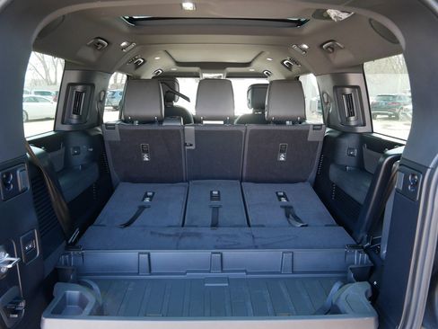 Used 2024 Land Rover Defender 130 X image 18