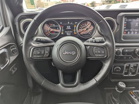 Used 2021 Jeep Wrangler Unlimited Sport image 17