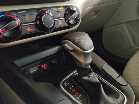 Used 2022 Kia Soul LX FWD image 26