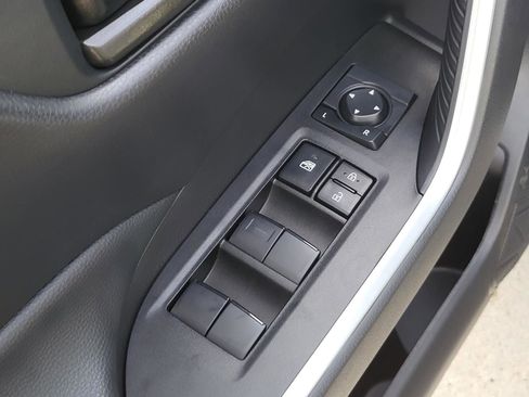 Used 2025 Toyota RAV4 LE FWD image 17