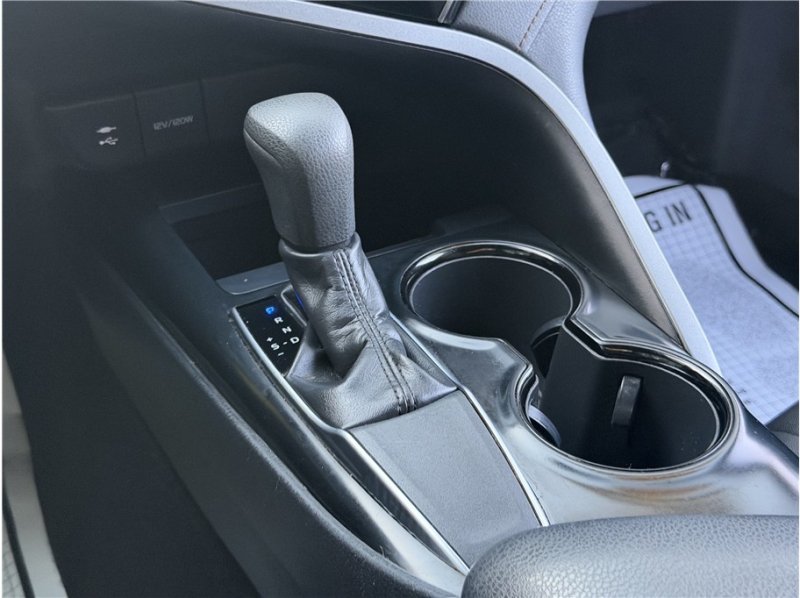 Used 2019 Toyota Camry LE FWD image 37