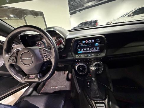 Used 2017 Chevrolet Camaro LT image 31