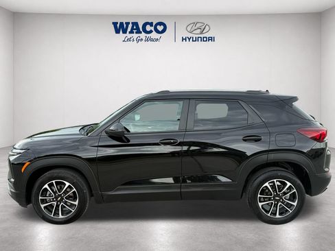 Used 2025 Chevrolet TrailBlazer LT FWD image 4