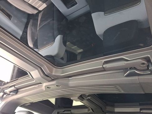 Used 2025 GMC Hummer EV 3X AWD/4WD image 18