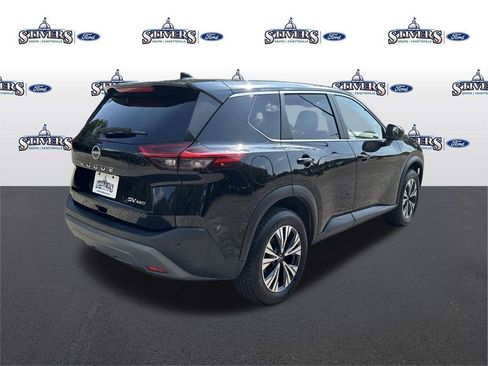 Used 2023 Nissan Rogue SV image 5