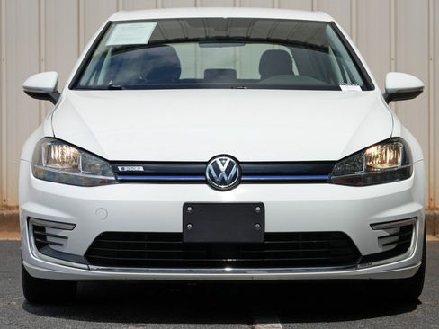 Used 2019 Volkswagen e-Golf SE w/ Driver Assistance Package FWD image 6