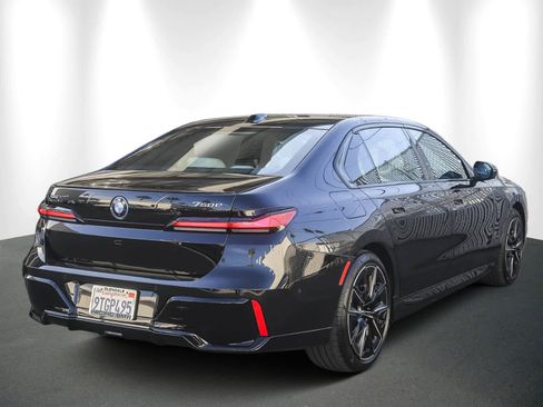 Used 2025 BMW 750e xDrive w/ Premium Package image 6