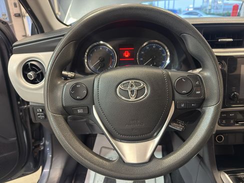 Used 2018 Toyota Corolla LE w/ LE Premium Package w/Moonroof FWD image 16