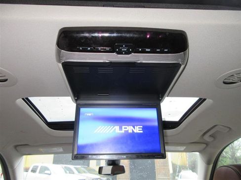 Used 2018 Chevrolet Traverse High Country w/ LPO, 'HIT The Road' Package AWD/4WD image 30